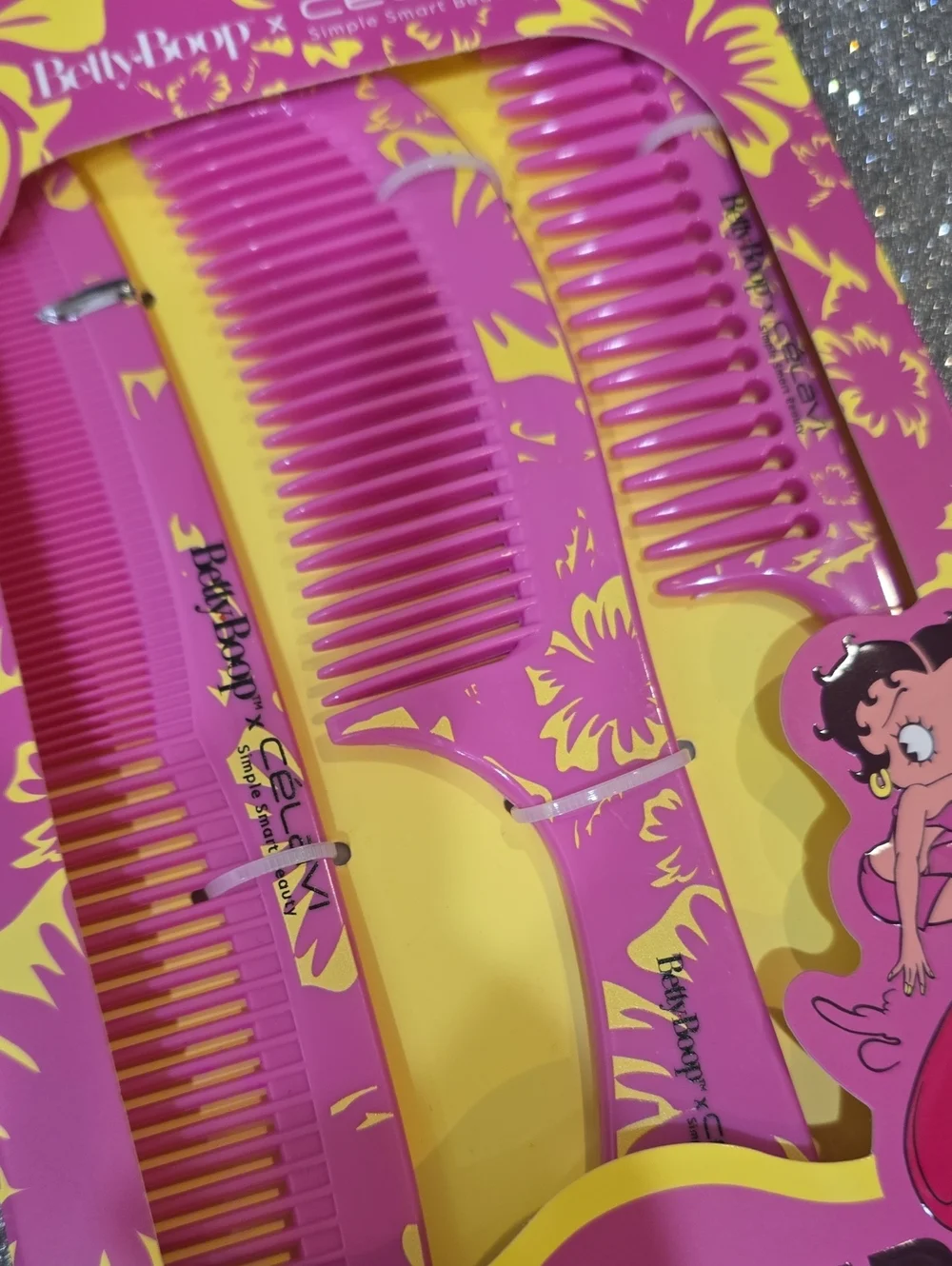 Célavi X Betty Boop 3-Piece Hair Comb Set